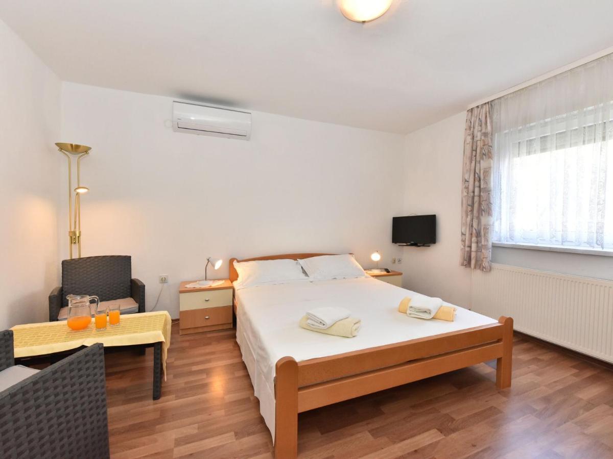 Traditional Apartment In Zadar With Garden Exterior foto